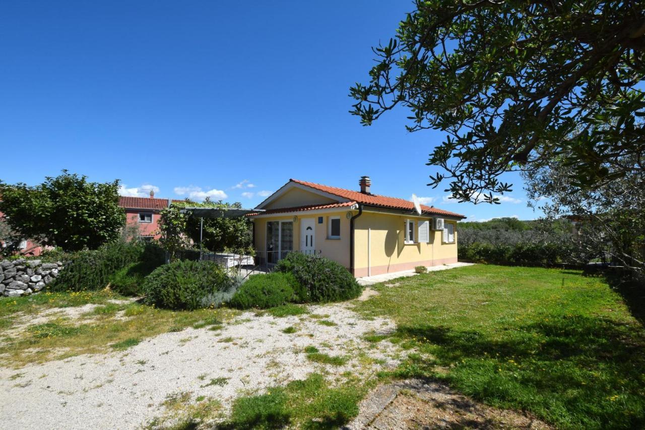 Holiday Home Pere มาลินสกา ภายนอก รูปภาพ
